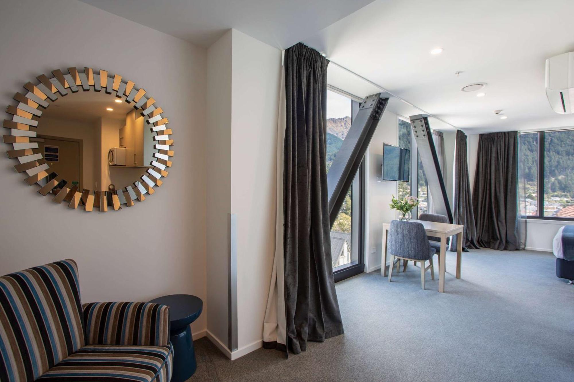 Ramada By Wyndham Queenstown Central Dış mekan fotoğraf