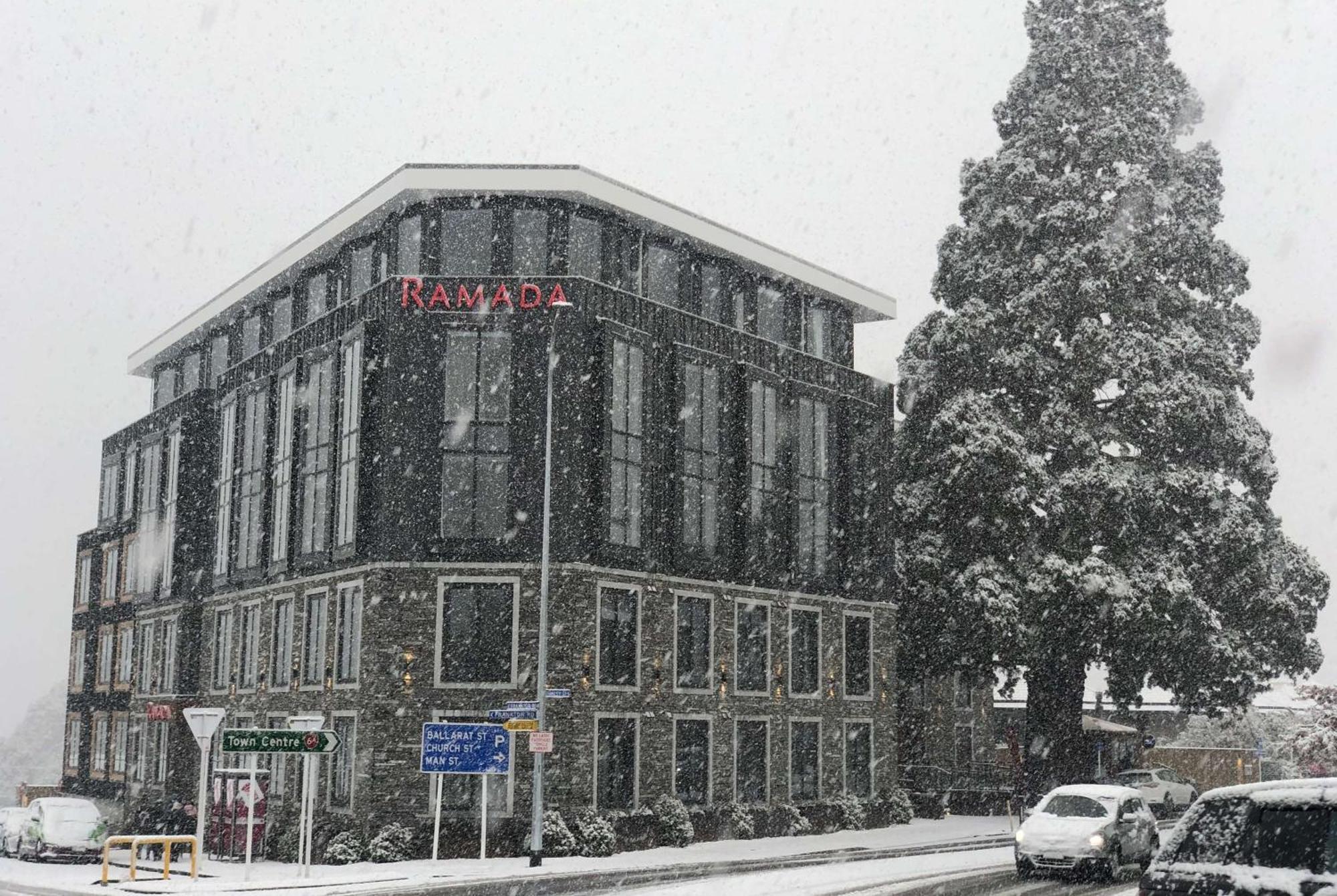 Ramada By Wyndham Queenstown Central Dış mekan fotoğraf